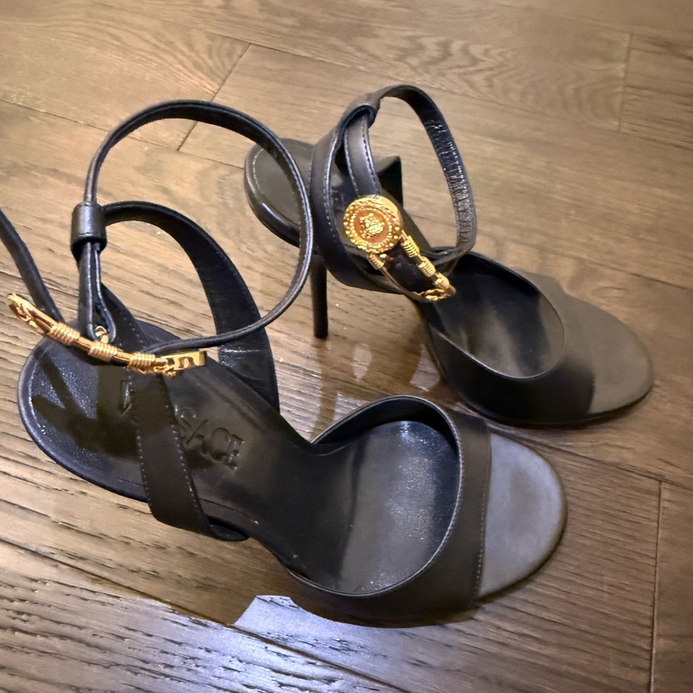 VERSACE Elegant Black High Heel Sandals (New / Never Worn) (Size US 10 / Eur 40)